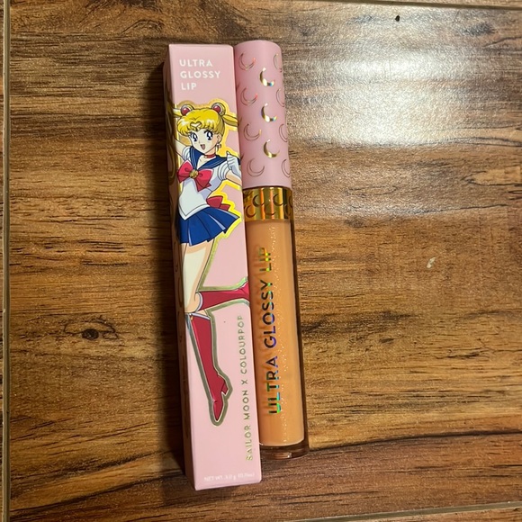 Sailor Moon x Colourpop - Picture 2 of 10